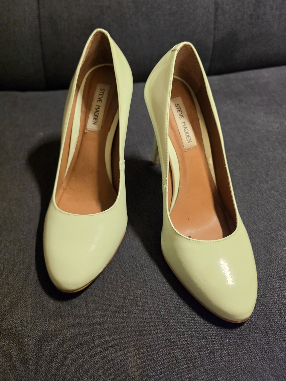 Steve Madden Women’s Pale Yellow Pointed-Toe Pumps